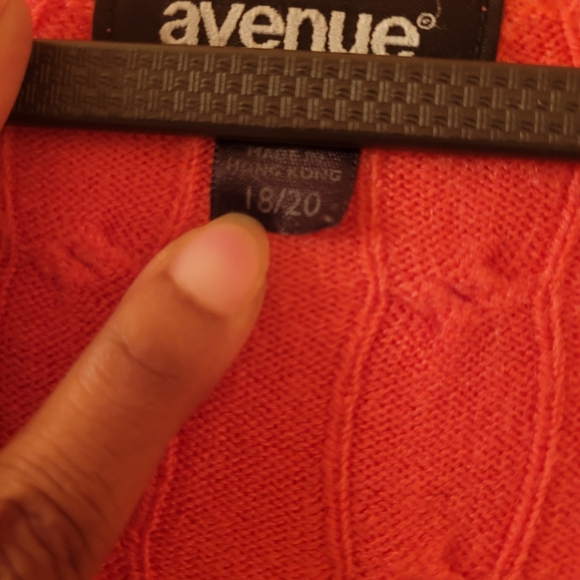 Top - Picture 2 of 2